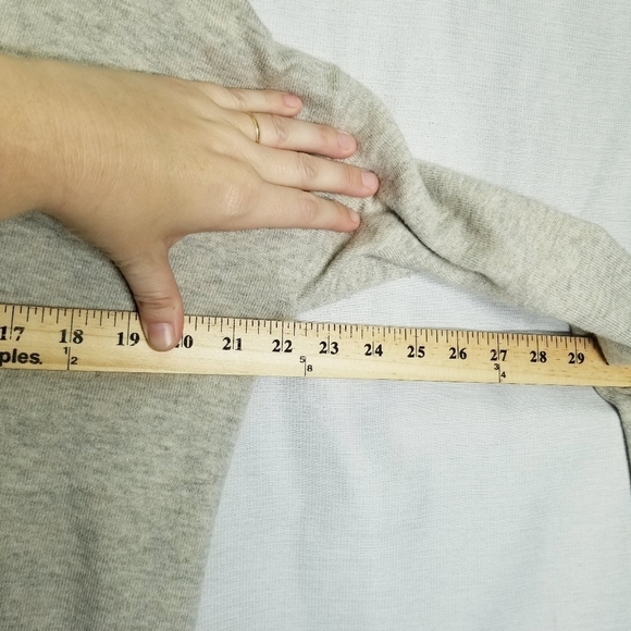 Gap V Neck Sweater Heathered Knit Tan tunic Wool Blend Oversized Size Medium - Picture 3 of 13